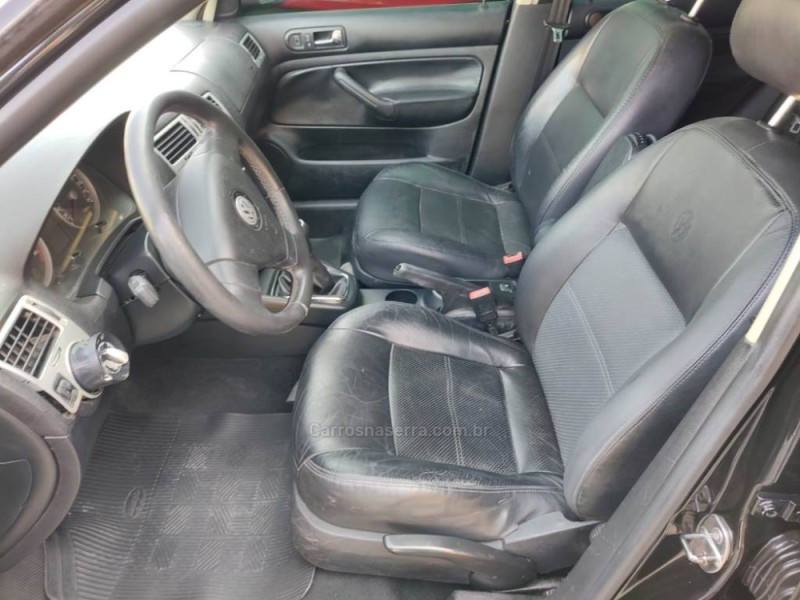 BORA 2.0 MI 8V GASOLINA 4P MANUAL - 2009 - GUAPORé