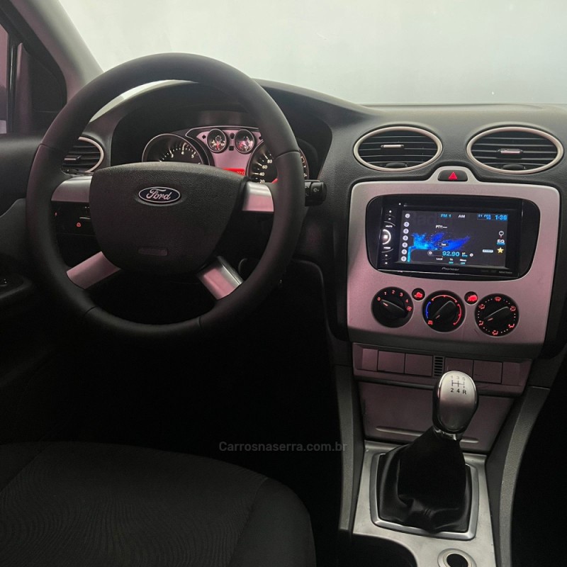 FOCUS 1.6 S 16V FLEX 4P MANUAL - 2012 - PORTãO