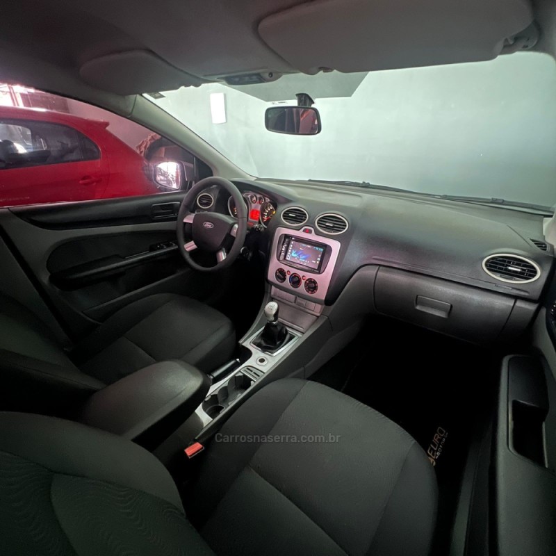 FOCUS 1.6 S 16V FLEX 4P MANUAL - 2012 - PORTãO