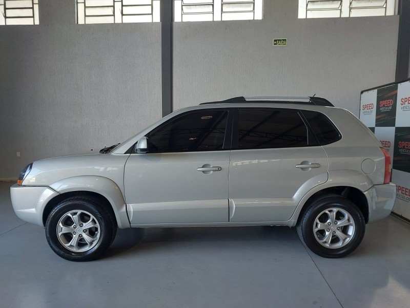TUCSON 2.0 MPFI GLS 16V 143CV 2WD FLEX 4P AUTOMÁTICO - 2013 - SãO SEBASTIãO DO CAí