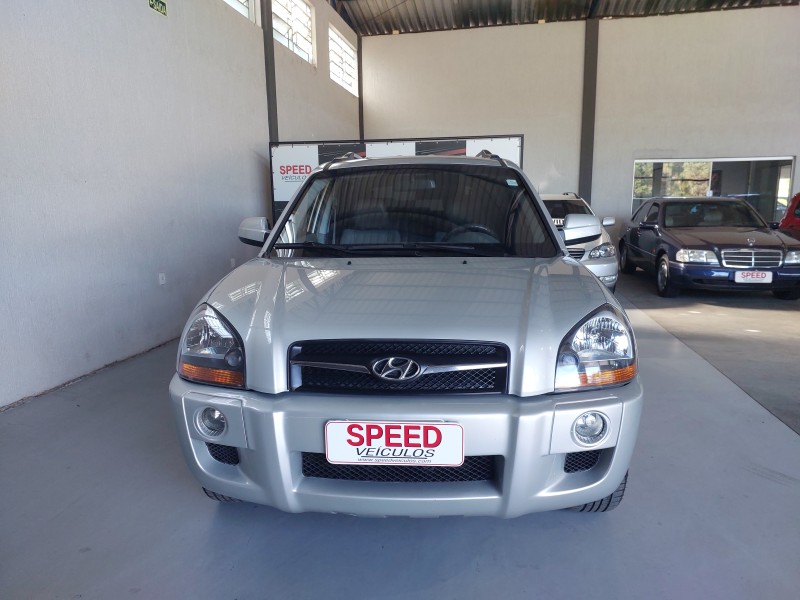 TUCSON 2.0 MPFI GLS 16V 143CV 2WD FLEX 4P AUTOMÁTICO - 2013 - SãO SEBASTIãO DO CAí