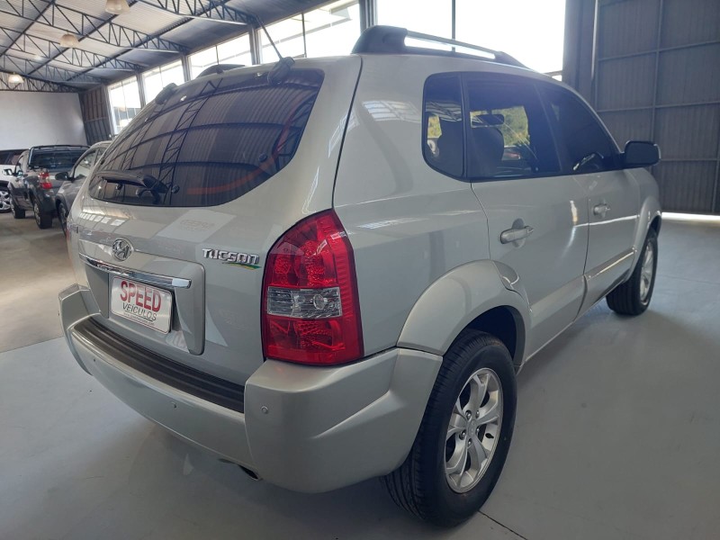 TUCSON 2.0 MPFI GLS 16V 143CV 2WD FLEX 4P AUTOMÁTICO - 2013 - SãO SEBASTIãO DO CAí