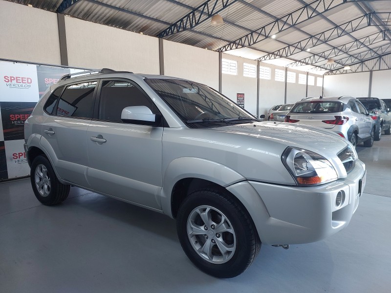 TUCSON 2.0 MPFI GLS 16V 143CV 2WD FLEX 4P AUTOMÁTICO - 2013 - SãO SEBASTIãO DO CAí