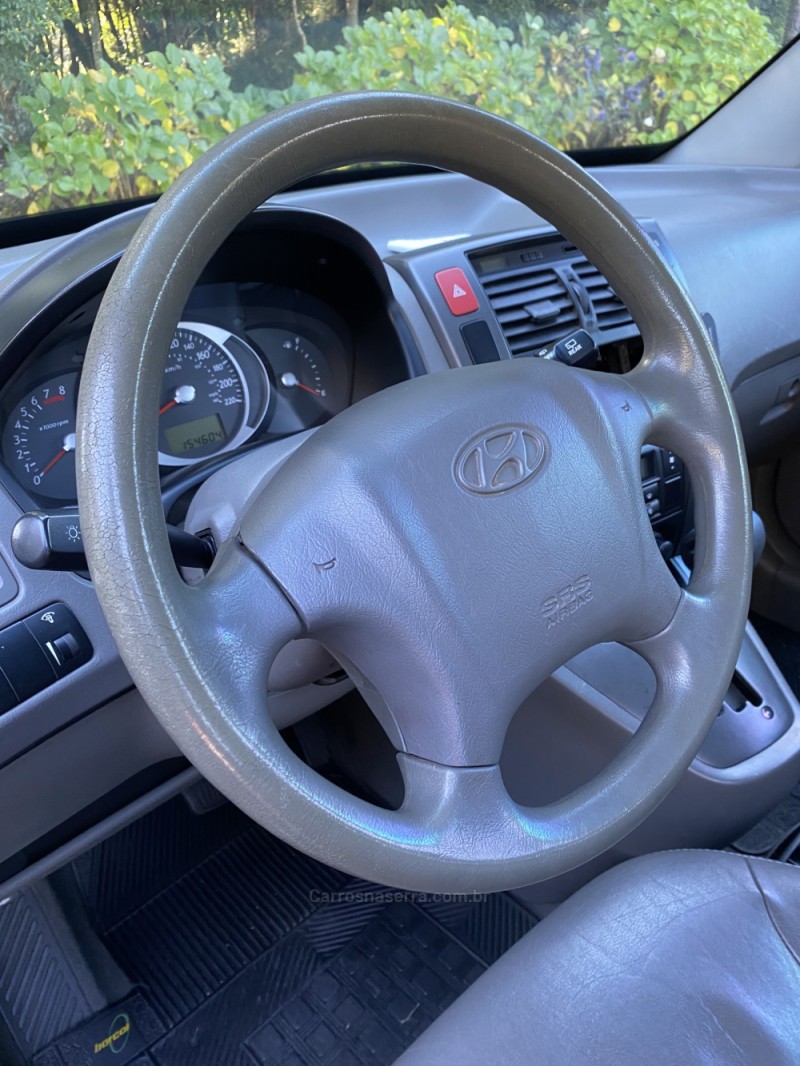 TUCSON 2.0 MPFI GLS 16V 143CV 2WD GASOLINA 4P AUTOMÁTICO - 2010 - FARROUPILHA