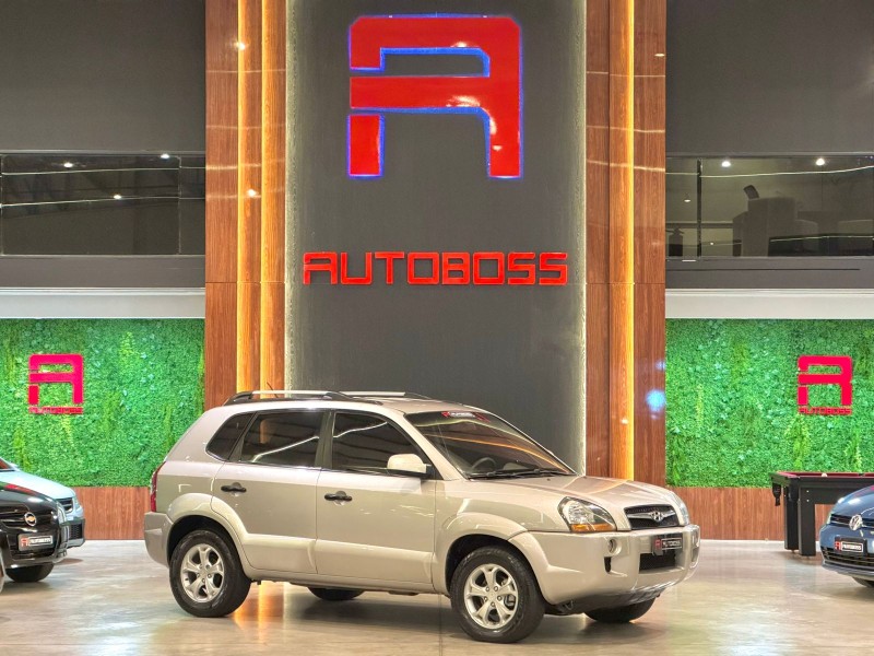 TUCSON 2.0 MPFI GL 16V 2WD GASOLINA 4P AUTOMÁTICO