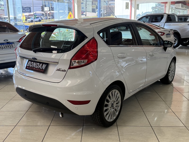 FIESTA 1.6 TITANIUM HATCH 16V FLEX 4P AUTOMÁTICO - 2016 - FARROUPILHA