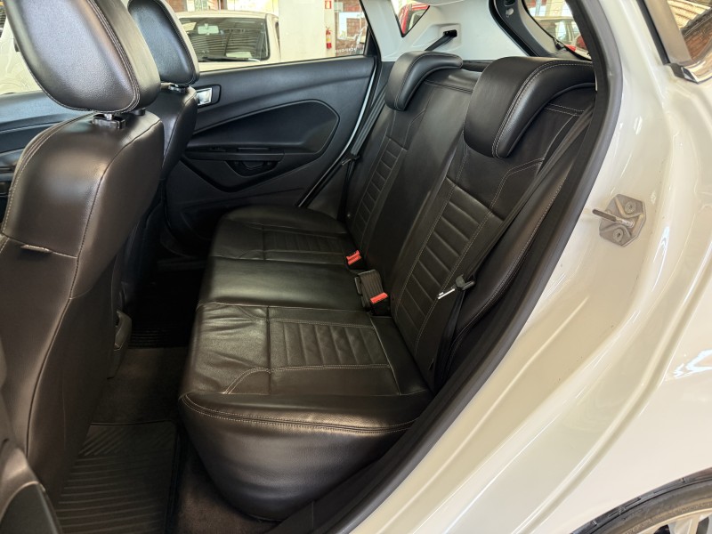 FIESTA 1.6 TITANIUM HATCH 16V FLEX 4P AUTOMÁTICO - 2016 - FARROUPILHA