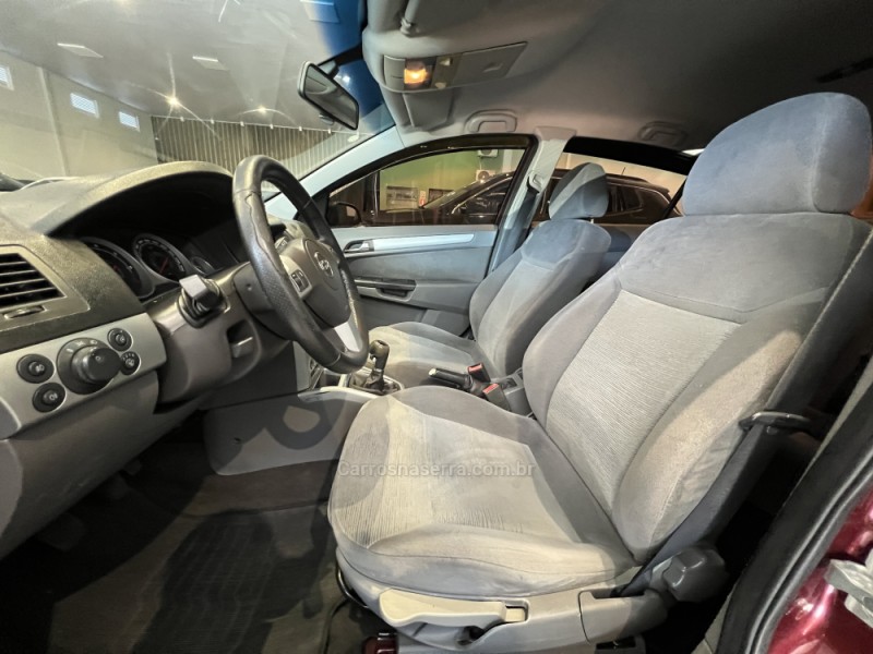 VECTRA 2.0 MPFI ELEGANCE 8V 140CV FLEX 4P MANUAL - 2010 - CAXIAS DO SUL
