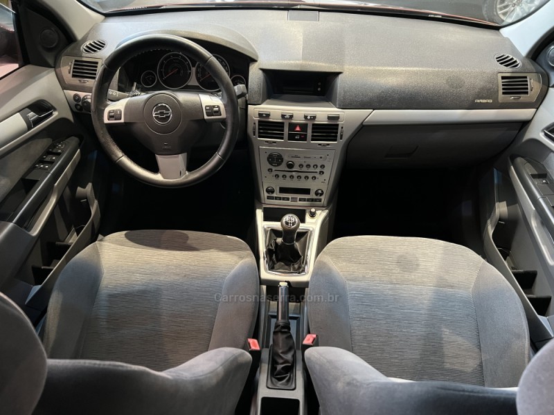 VECTRA 2.0 MPFI ELEGANCE 8V 140CV FLEX 4P MANUAL - 2010 - CAXIAS DO SUL