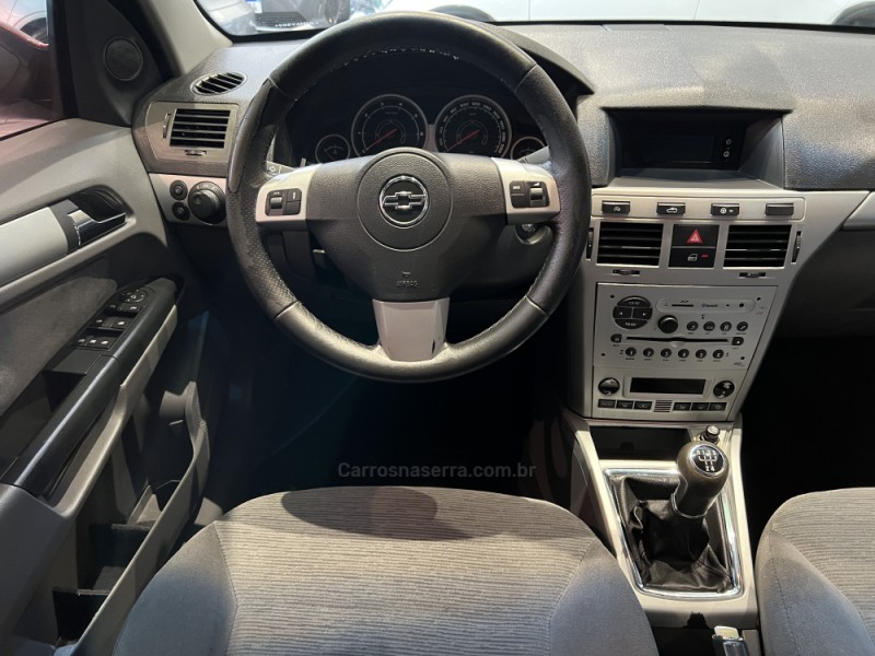VECTRA 2.0 MPFI ELEGANCE 8V 140CV FLEX 4P MANUAL - 2010 - CAXIAS DO SUL