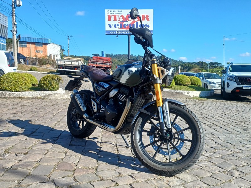 SCRAMBLER 400X - 2025 - FLORES DA CUNHA