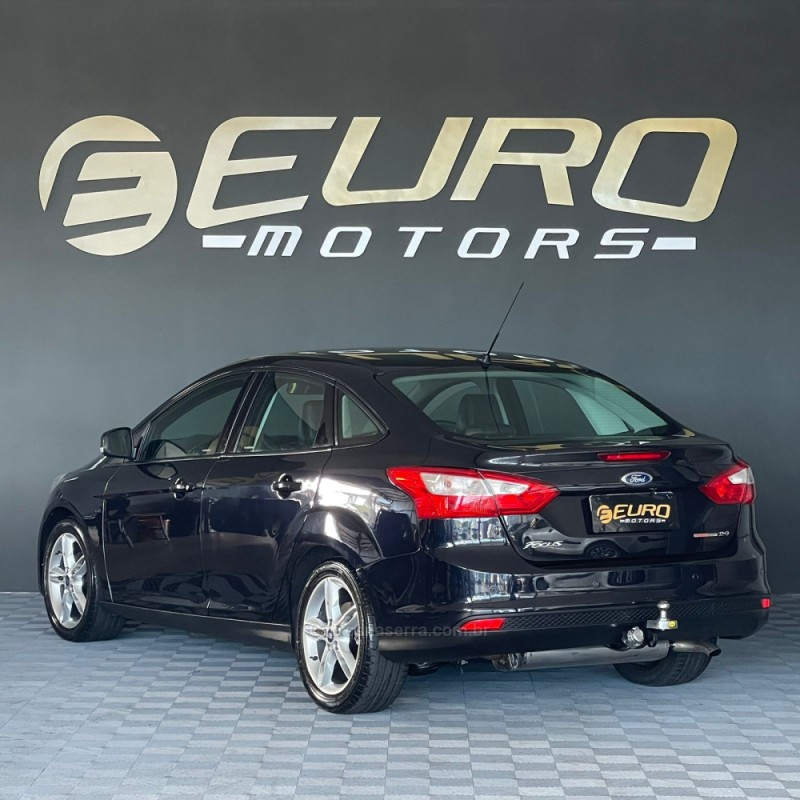 FOCUS 2.0 SE 16V FLEX 4P AUTOMÁTICO - 2015 - PORTãO