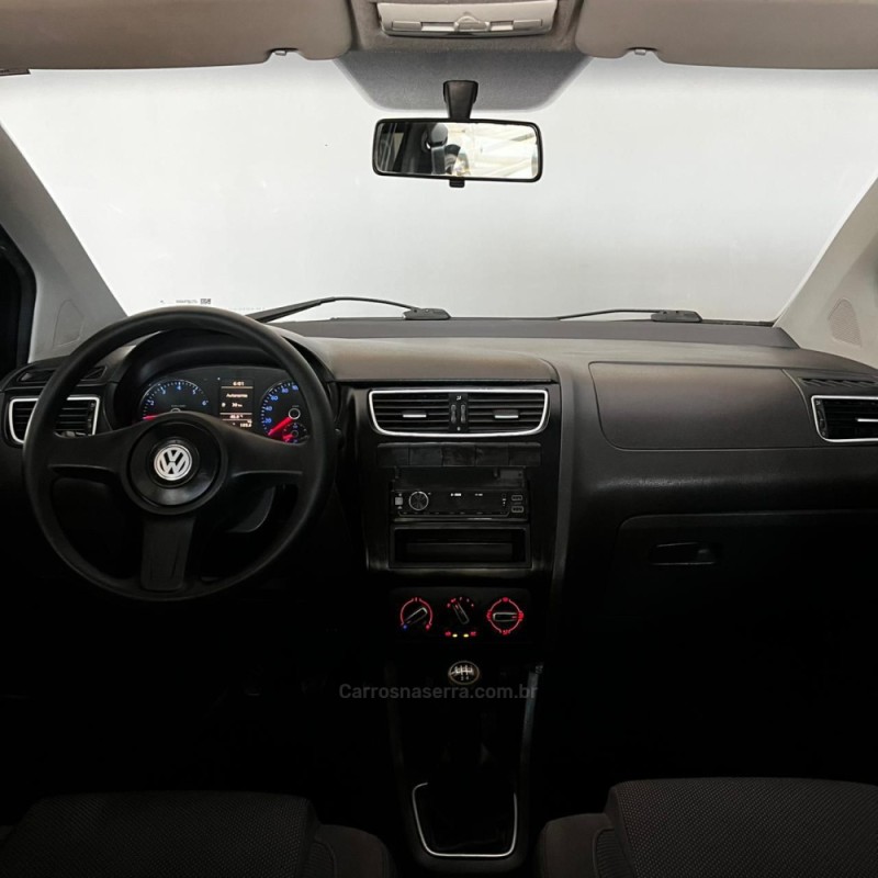 FOX 1.0 MI TREND 8V FLEX 4P MANUAL - 2011 - PORTãO