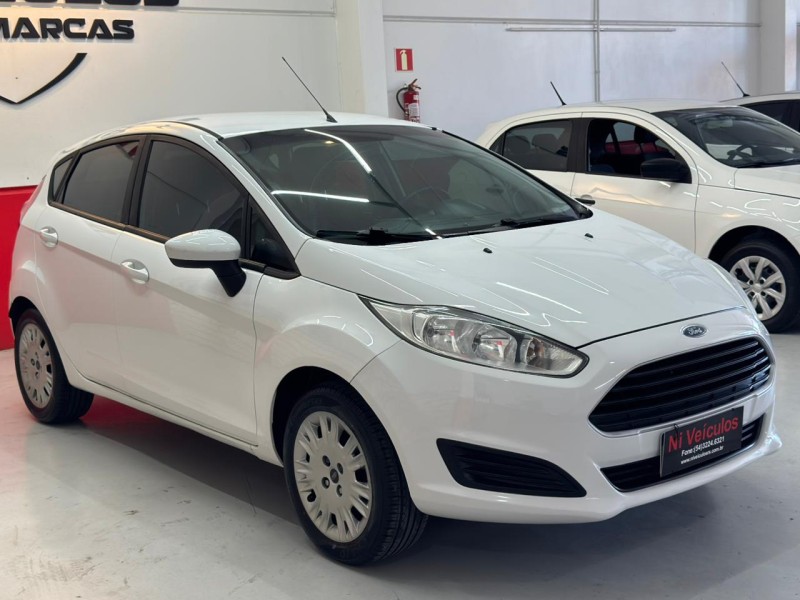 FIESTA 1.5 SE HATCH 16V FLEX 4P MANUAL - 2016 - CAXIAS DO SUL