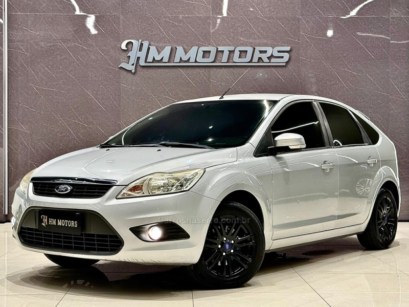 focus 2.0 titanium hatch 16v flex 4p automatico 2017 caxias do sul