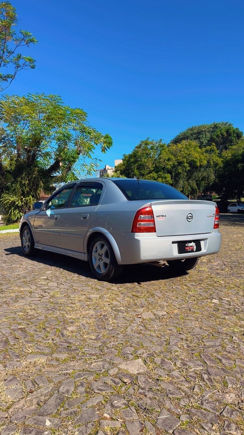 ASTRA 2.0 MPFI COMFORT SEDAN 8V FLEX 4P MANUAL - 2005 - SãO SEBASTIãO DO CAí