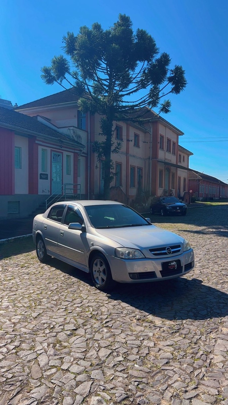 ASTRA 2.0 MPFI COMFORT SEDAN 8V FLEX 4P MANUAL - 2005 - SãO SEBASTIãO DO CAí