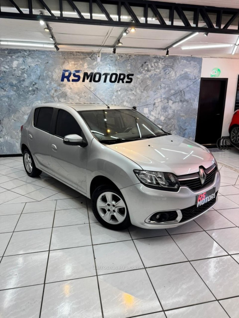 SANDERO 1.6 DYNAMIQUE 8V FLEX 4P MANUAL - 2015 - CAXIAS DO SUL