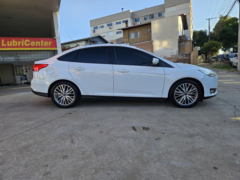 FOCUS 2.0 SE SEDAN 16V FLEX 4P AUTOMÁTICO - 2017 - CAXIAS DO SUL