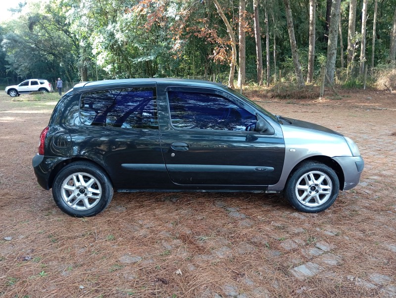 CLIO 1.0 AUTHENTIQUE 16V FLEX 2P MANUAL - 2005 - CAXIAS DO SUL