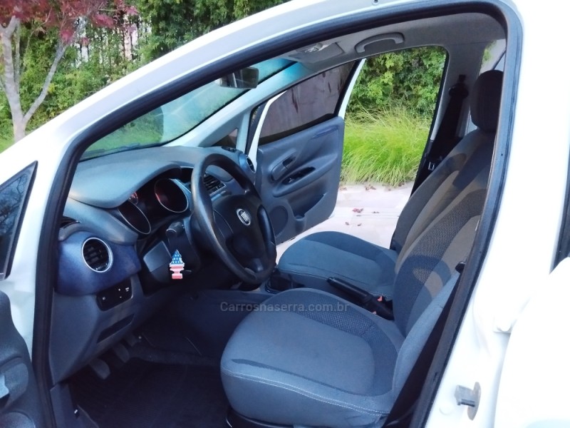 PUNTO 1.4 ATTRACTIVE ITALIA 8V FLEX 4P MANUAL - 2014 - FARROUPILHA