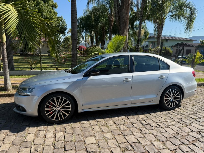 JETTA 2.0 TSI HIGHLINE 211CV GASOLINA 4P TIPTRONIC - 2012 - FELIZ