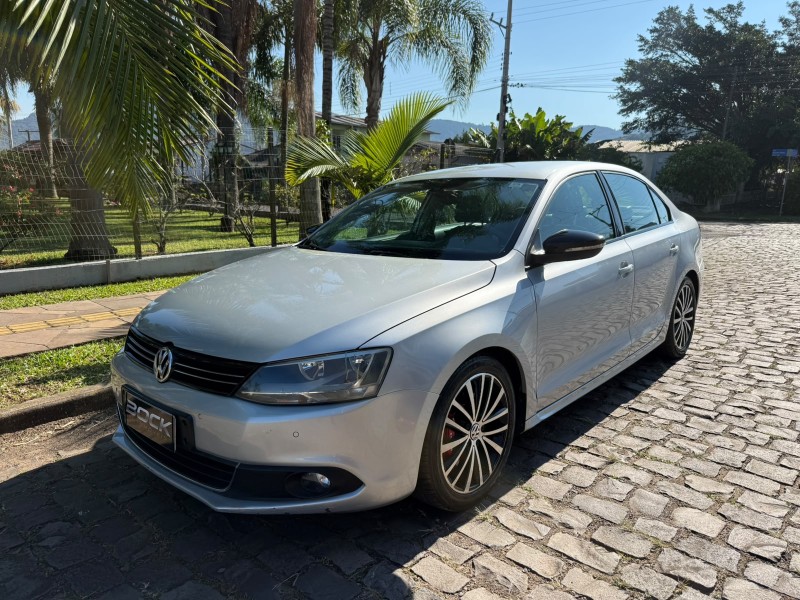 jetta 2.0 tsi highline 211cv gasolina 4p tiptronic 2012 feliz