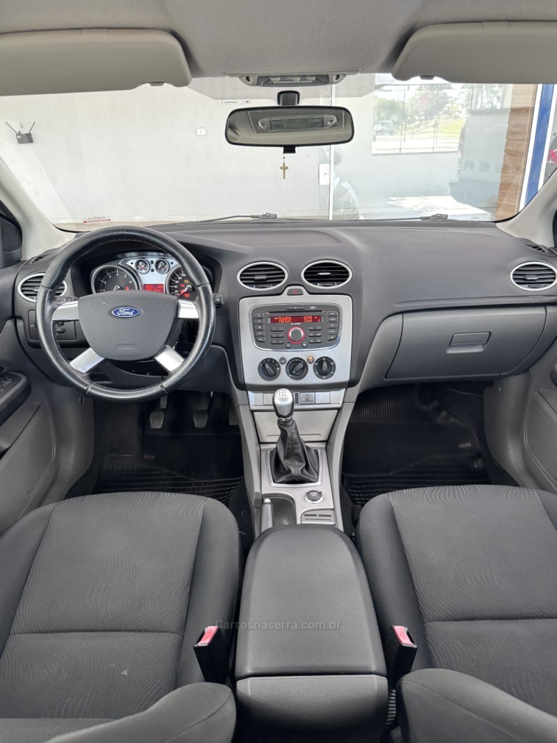 FOCUS 1.6 SE PLUS 16V FLEX 4P MANUAL - 2012 - VILA FLORES