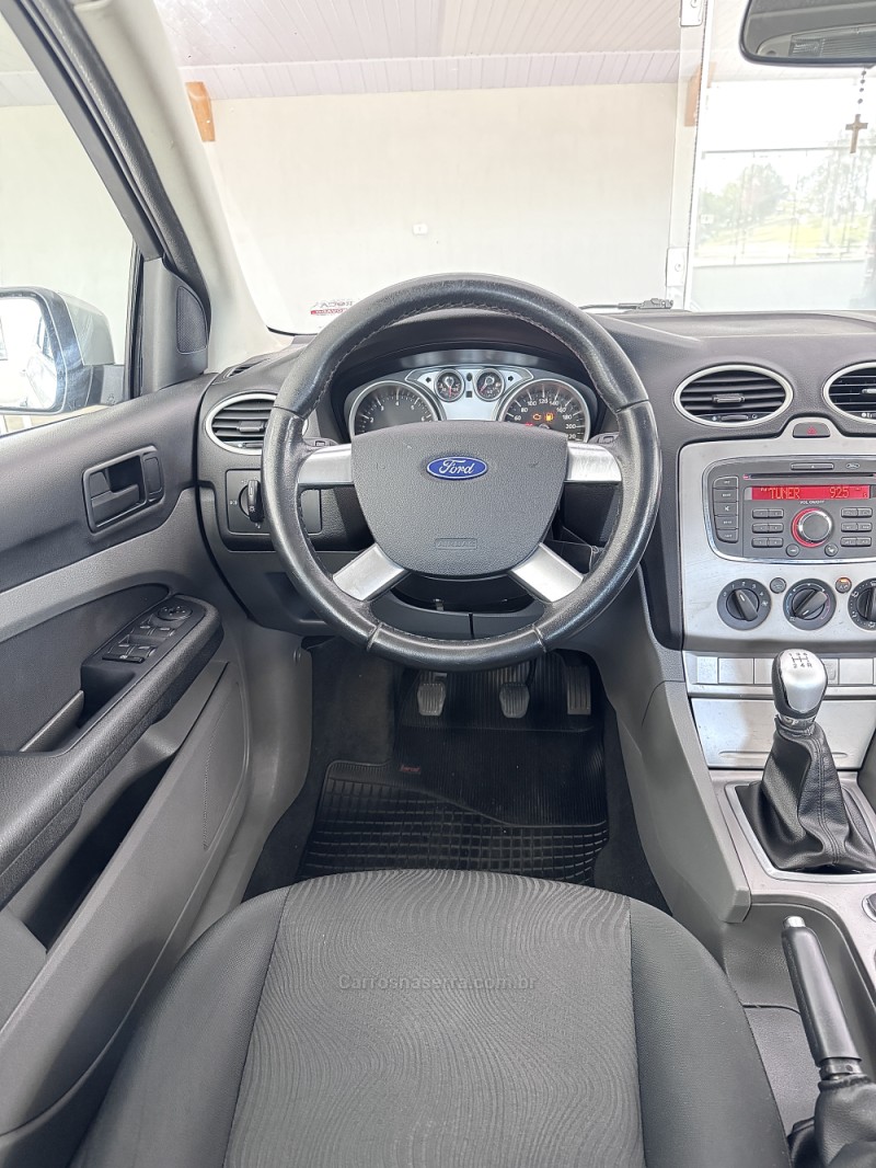 FOCUS 1.6 SE PLUS 16V FLEX 4P MANUAL - 2012 - VILA FLORES
