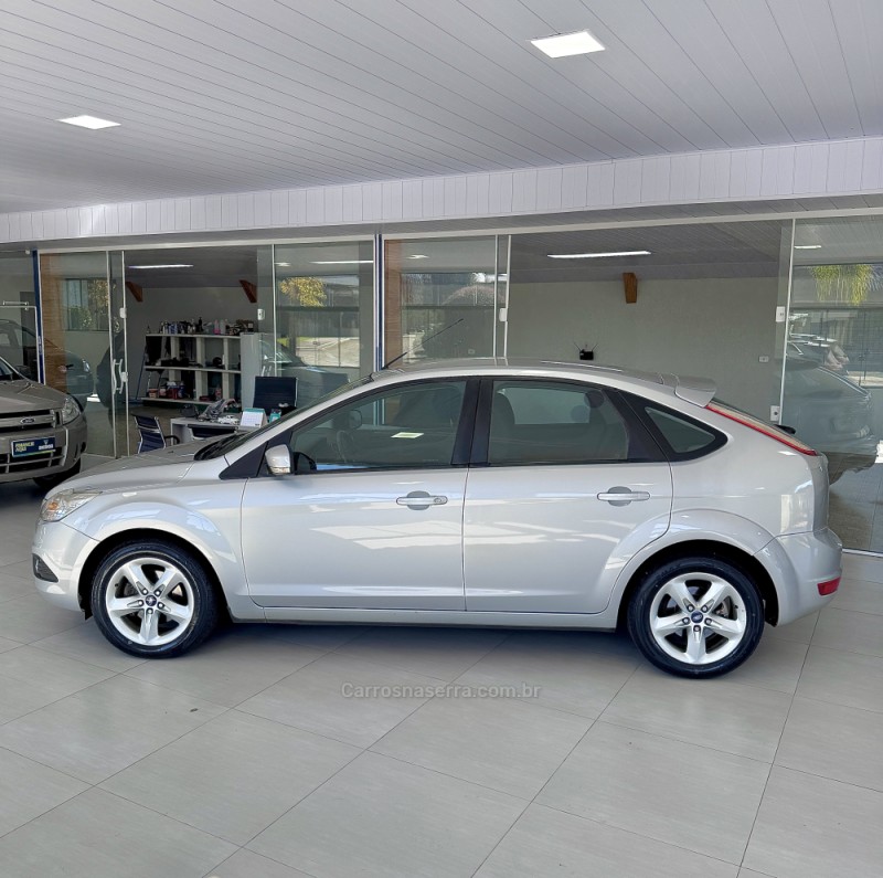 FOCUS 1.6 SE PLUS 16V FLEX 4P MANUAL - 2012 - VILA FLORES