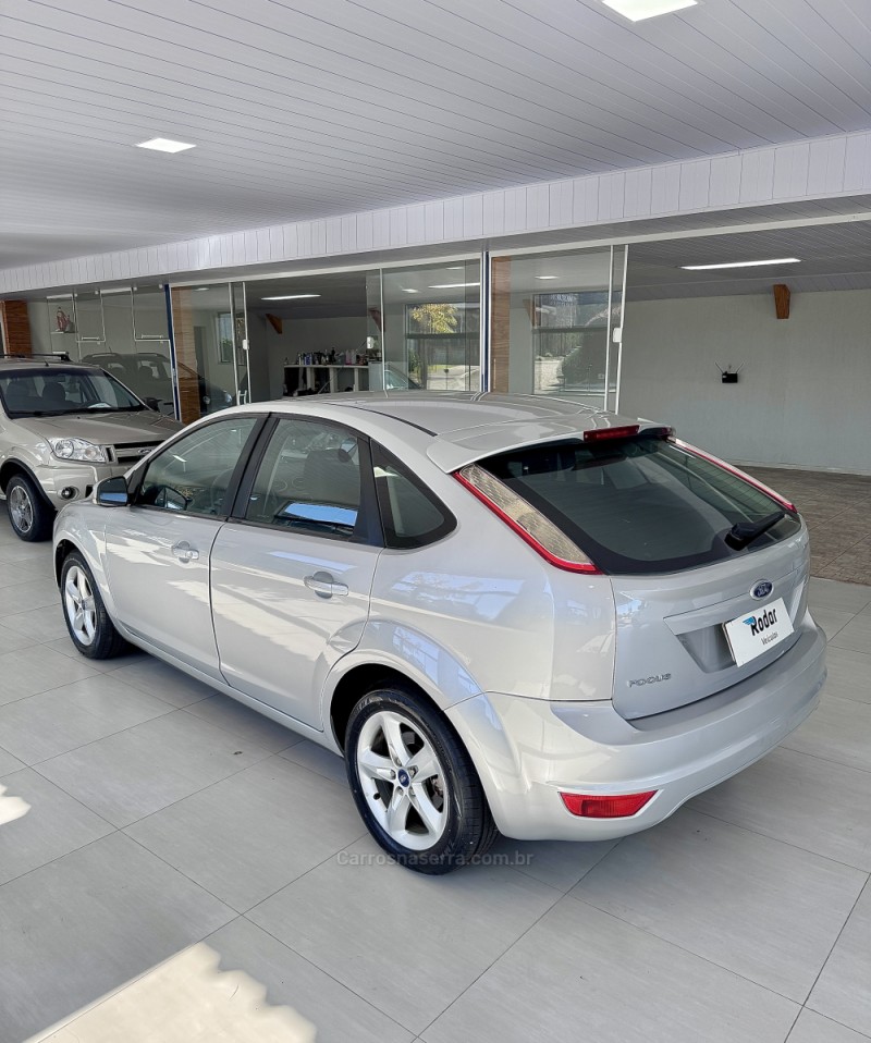 FOCUS 1.6 SE PLUS 16V FLEX 4P MANUAL - 2012 - VILA FLORES