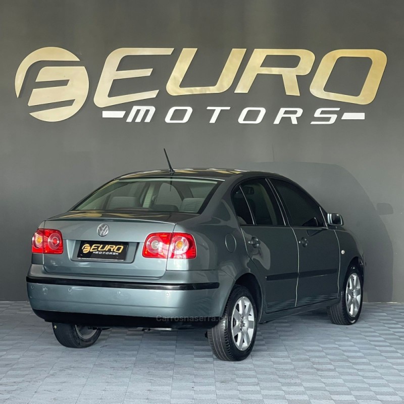 POLO SEDAN 1.6 8V GASOLINA 4P MANUAL - 2009 - PORTãO
