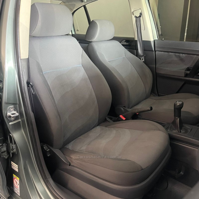 POLO SEDAN 1.6 8V GASOLINA 4P MANUAL - 2009 - PORTãO