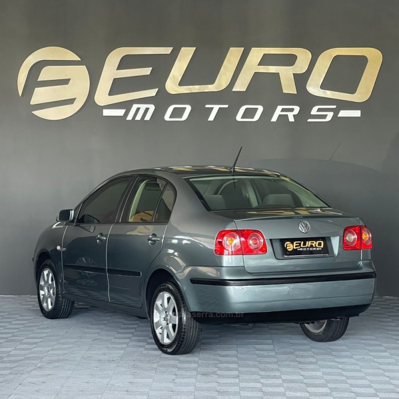 POLO SEDAN 1.6 8V GASOLINA 4P MANUAL - 2009 - PORTãO