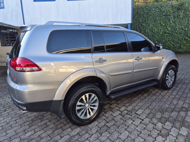 PAJERO DAKAR 3.5 HPE 7 LUGARES 4X4 V6 24V FLEX 4P AUTOMÁTICO - 2017 - CAXIAS DO SUL