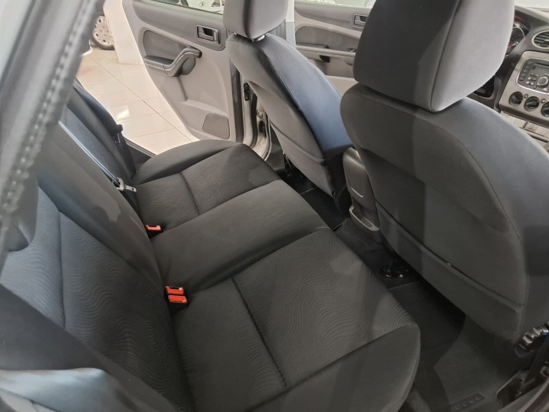 FOCUS 1.6 GLX 16V FLEX 4P MANUAL - 2013 - FARROUPILHA