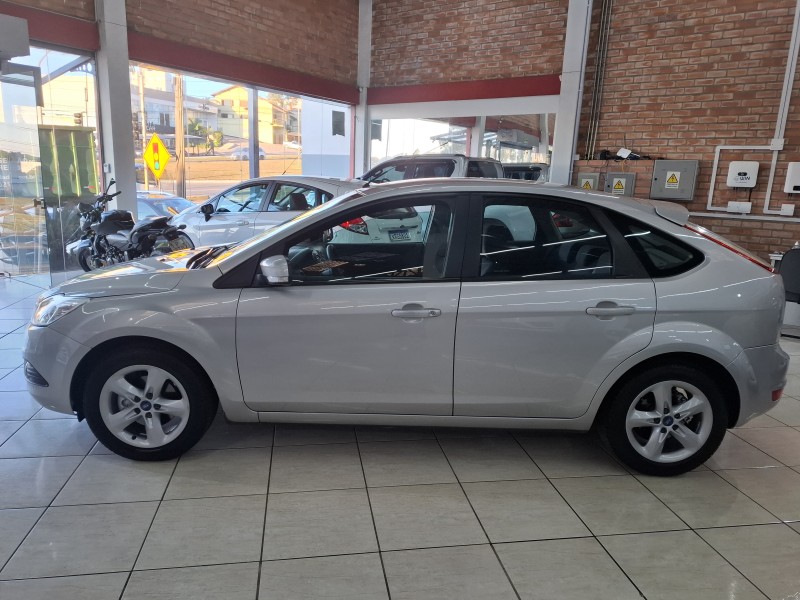 FOCUS 1.6 GLX 16V FLEX 4P MANUAL - 2013 - FARROUPILHA