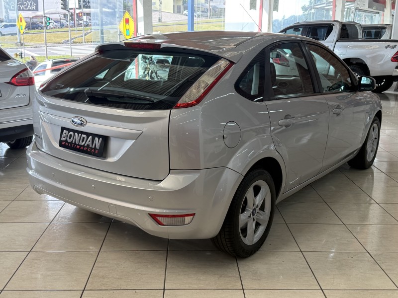 FOCUS 1.6 GLX 16V FLEX 4P MANUAL - 2013 - FARROUPILHA