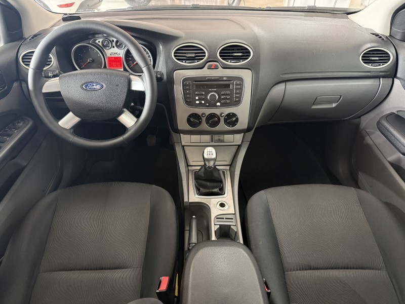 FOCUS 1.6 GLX 16V FLEX 4P MANUAL - 2013 - FARROUPILHA