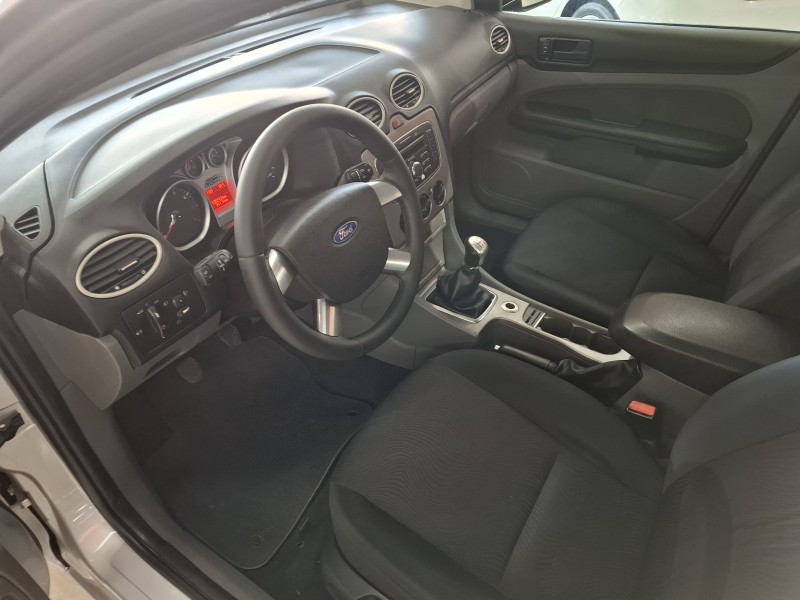 FOCUS 1.6 GLX 16V FLEX 4P MANUAL - 2013 - FARROUPILHA