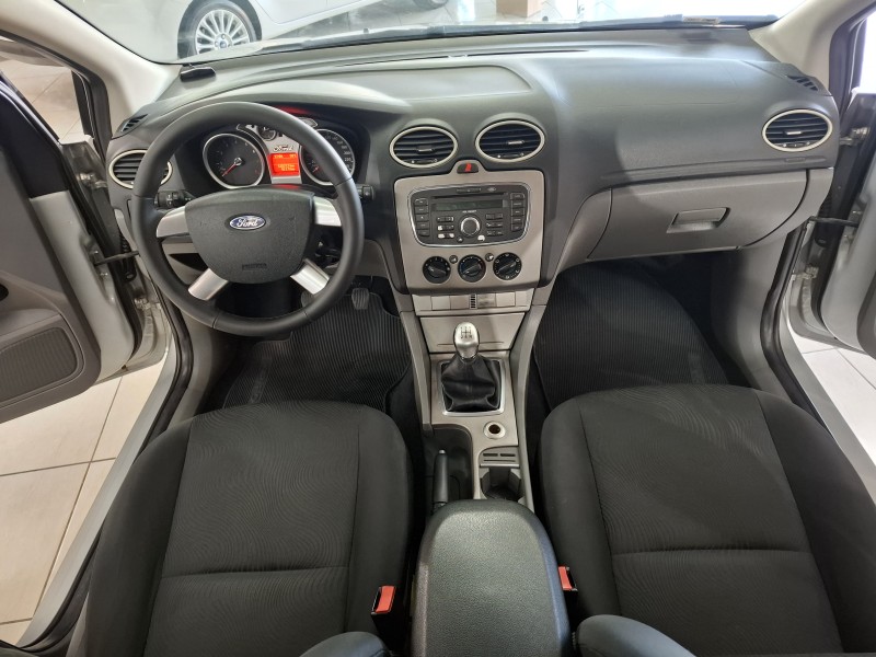 FOCUS 1.6 GLX 16V FLEX 4P MANUAL - 2013 - FARROUPILHA