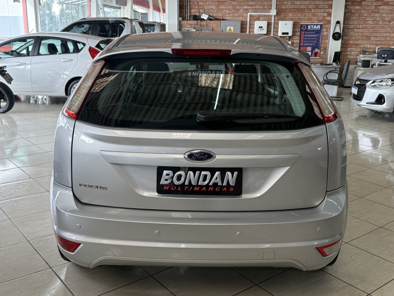 FOCUS 1.6 GLX 16V FLEX 4P MANUAL - 2013 - FARROUPILHA