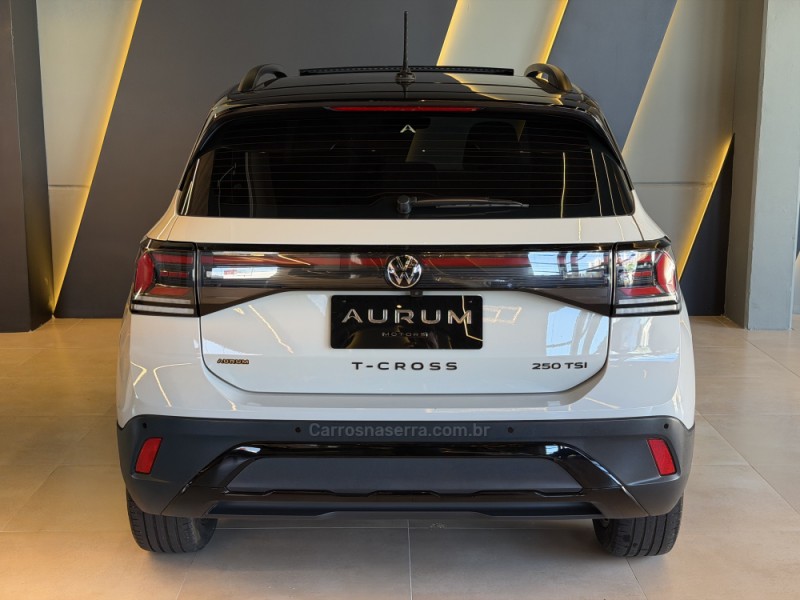 T-CROSS 1.4 HIGHLINE TSI 16V FLEX 4P AUTOMÁTICO - 2025 - CAXIAS DO SUL