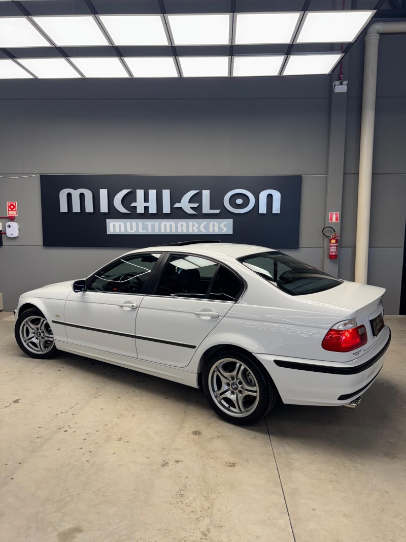 325I 2.5 SEDAN 24V GASOLINA 4P AUTOMÁTICO - 2001 - CAXIAS DO SUL
