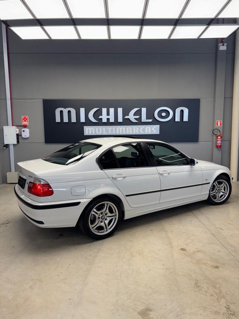 325I 2.5 SEDAN 24V GASOLINA 4P AUTOMÁTICO - 2001 - CAXIAS DO SUL