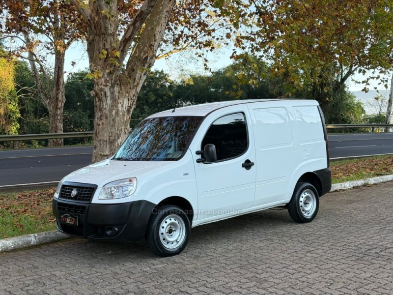 DOBLÓ 1.4 MPI CARGO FLEX 2P MANUAL - 2013 - DOIS IRMãOS