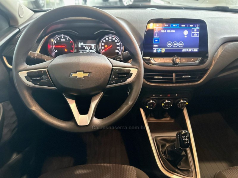 ONIX 1.0 LT 12V TURBO FLEX 4P MANUAL - 2025 - TRêS COROAS