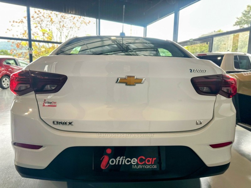 ONIX 1.0 LT 12V TURBO FLEX 4P MANUAL - 2025 - TRêS COROAS