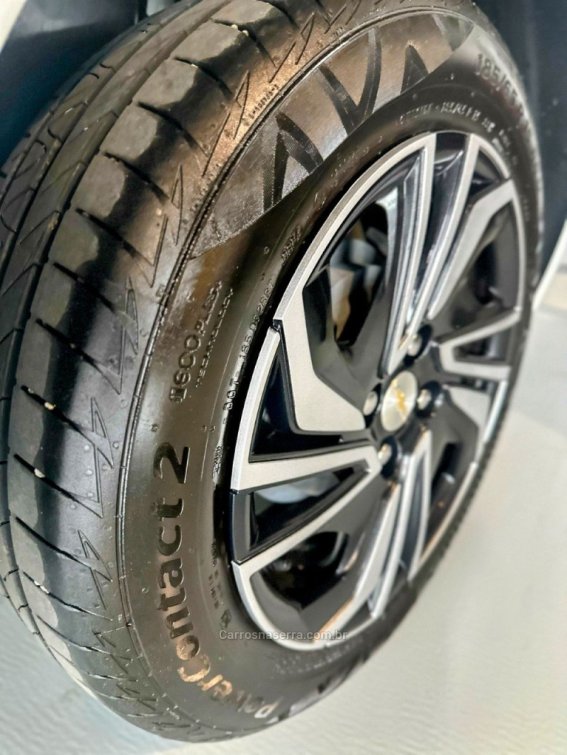 ONIX 1.0 LT 12V TURBO FLEX 4P MANUAL - 2025 - TRêS COROAS