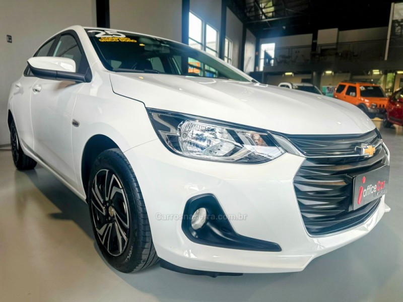 ONIX 1.0 LT 12V TURBO FLEX 4P MANUAL - 2025 - TRêS COROAS